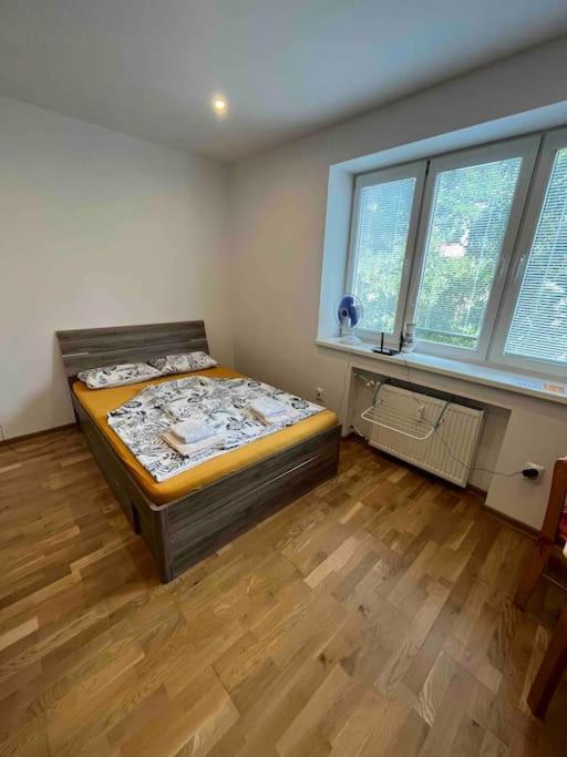 Brand New Apartment In The Heart Of ブラチスラヴァ エクステリア 写真